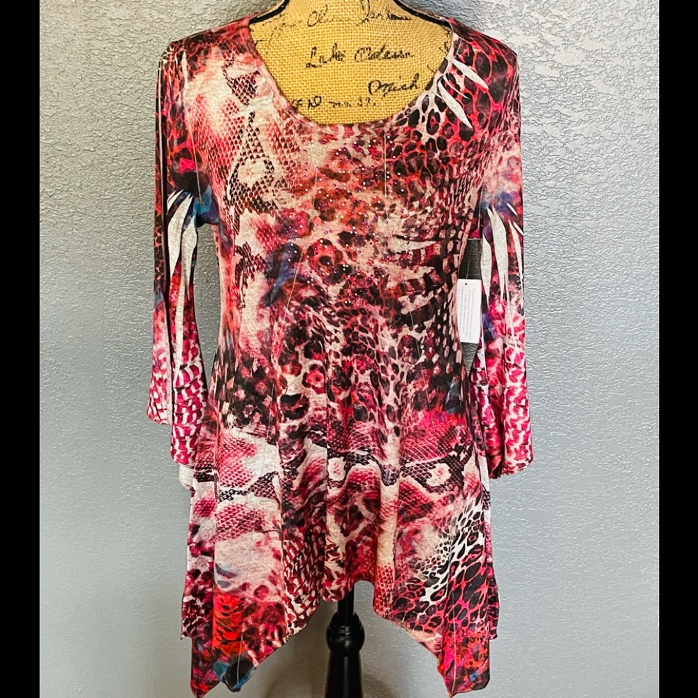 ⭕️Live and let Live, Stylish w/ jeweled front. S - Picture 1 of 7